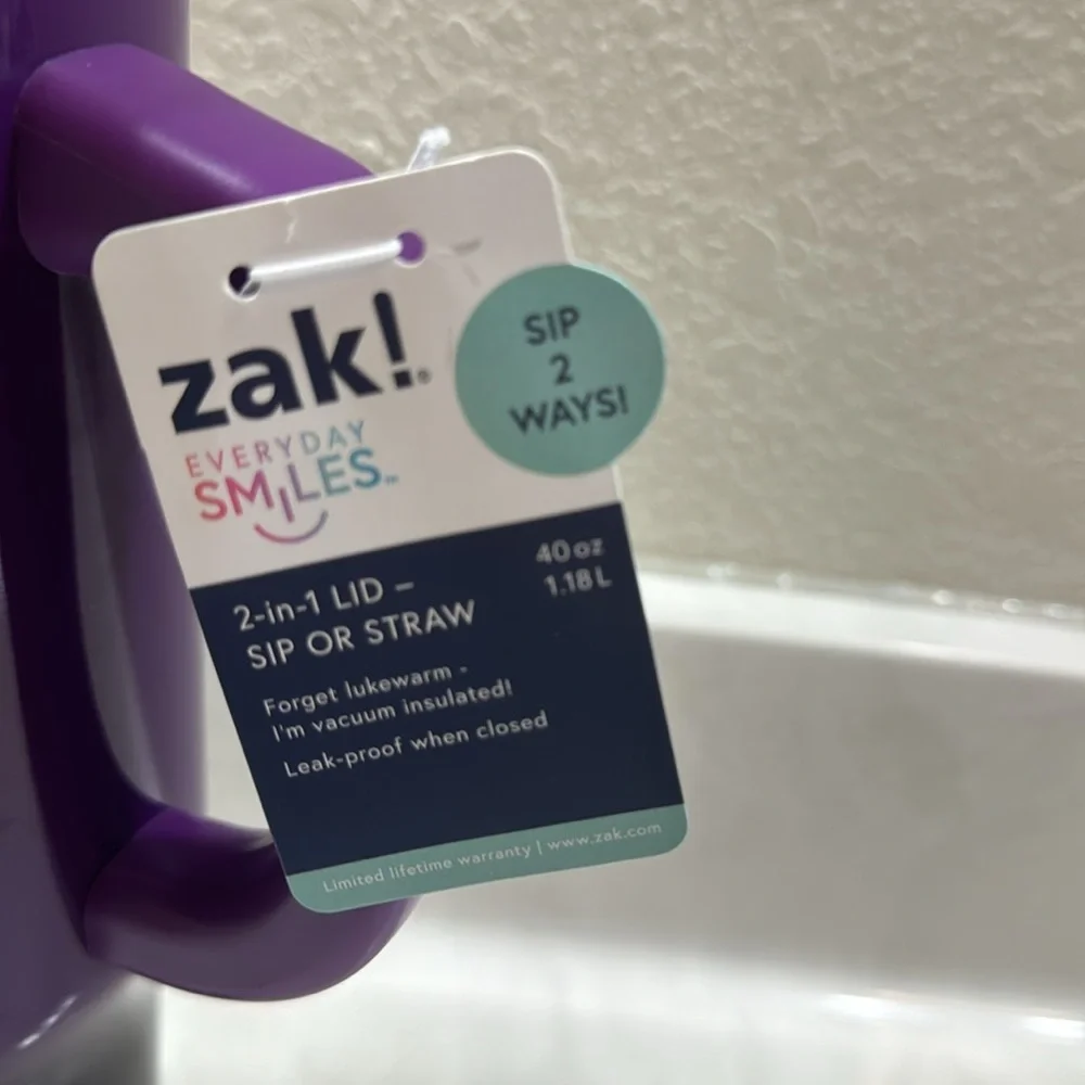 Hello Kitty Halloween Edition Zak! Cup NWOT 40oz Tumbler - Picture 3 of 8